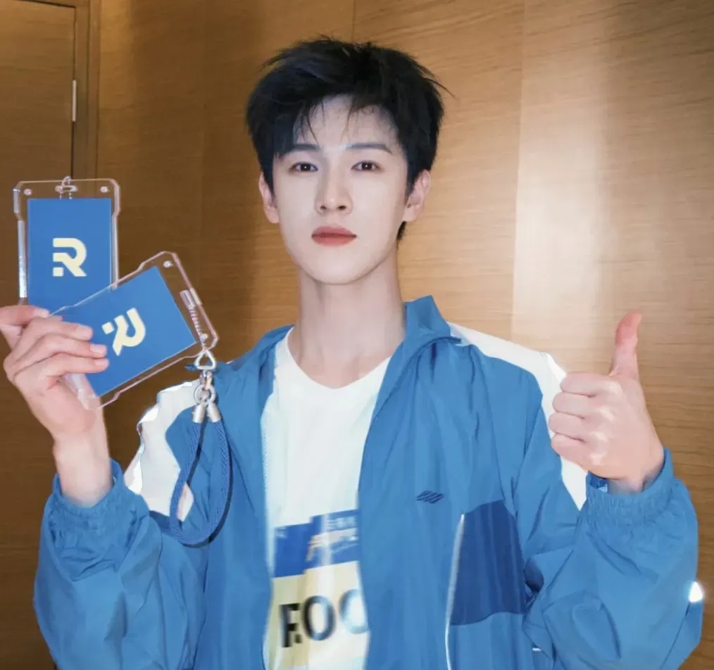 爱游戏官网入口Doinb回归赛场，逆转首场状态亮眼，西班牙队观众沸腾！的简单介绍